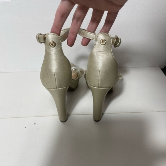 Ann Klein Pearl Accent Clear Toe Champagne Heels - Picture 7 of 11